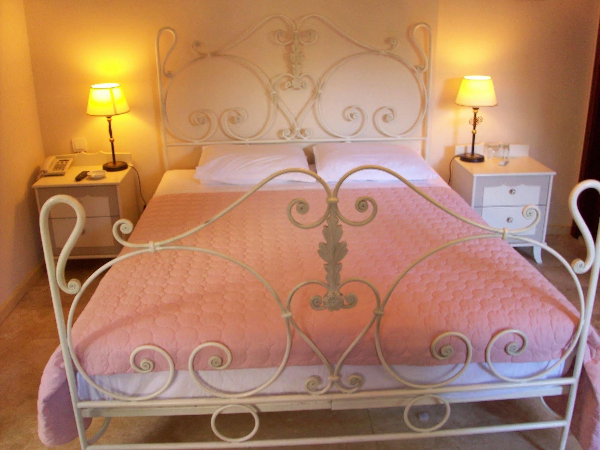 Otel The Ninova 3*