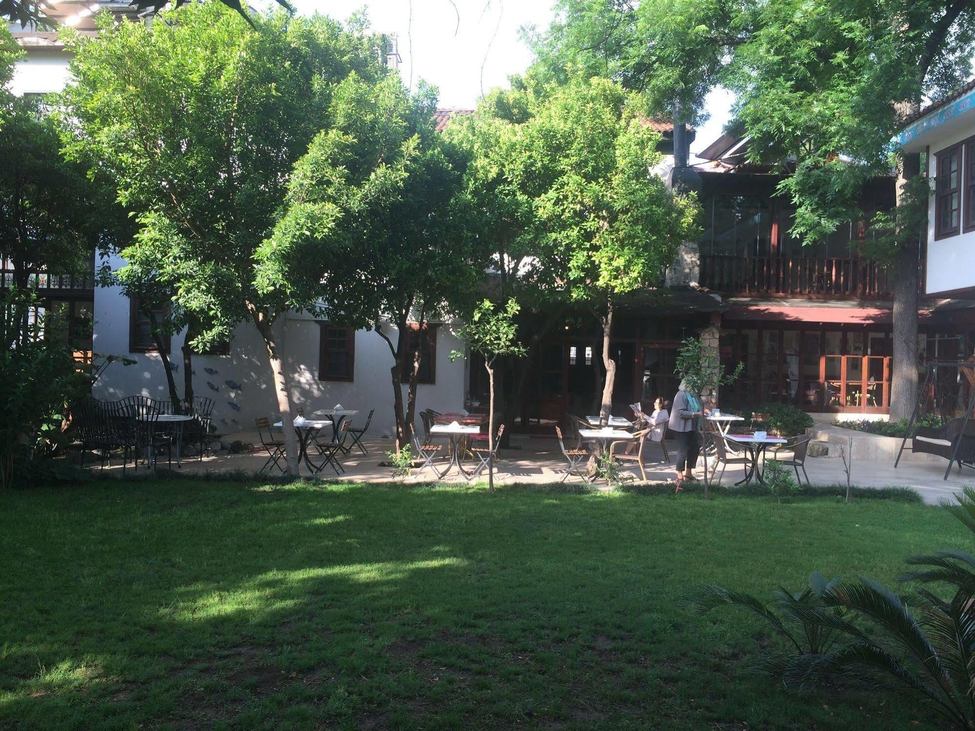 The Ninova Otel